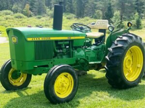 John Deere 1020