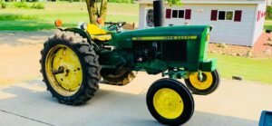 John Deere 1020