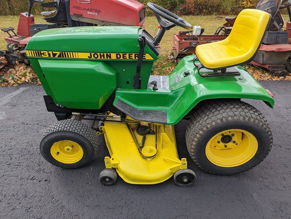 John Deere 317