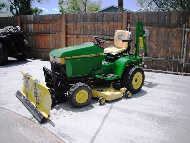 John Deere 425