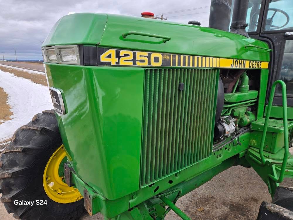 John Deere 4250