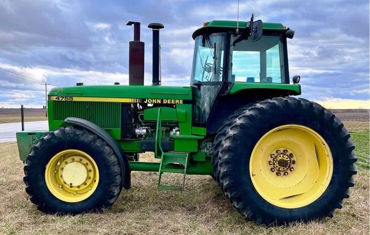 John Deere 4755