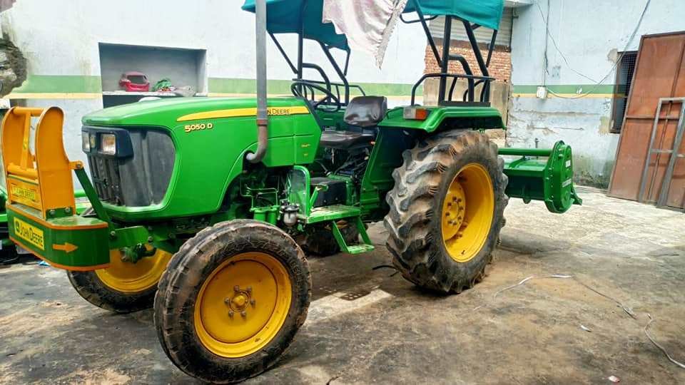 John Deere 5050d