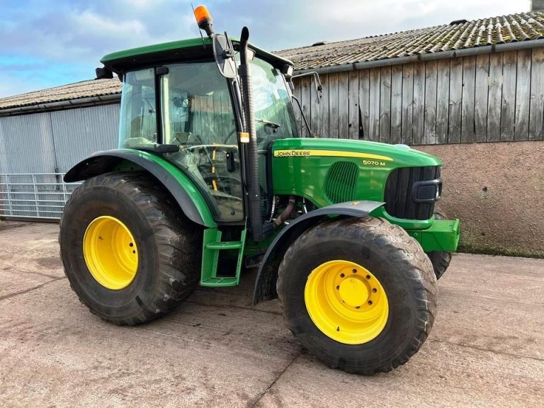 John Deere 5070m