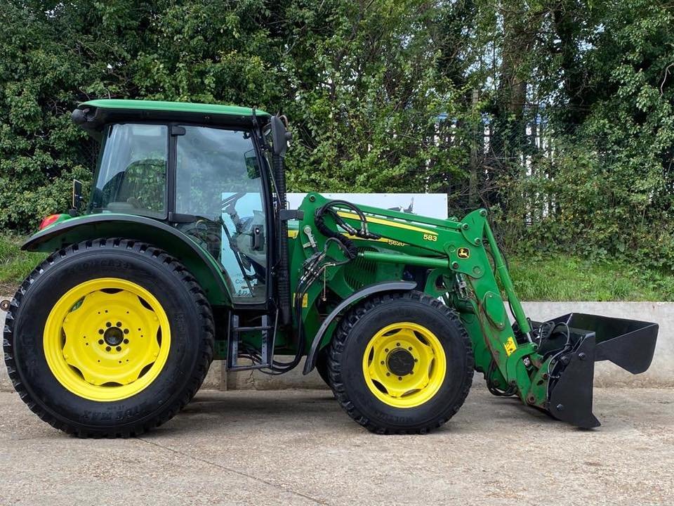 John Deere 5620