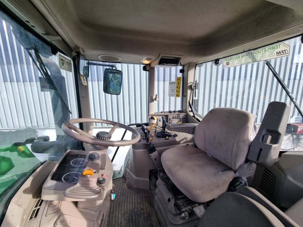 John Deere 6110M