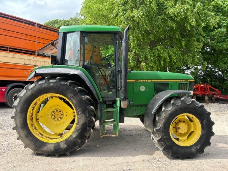 John Deere 6600