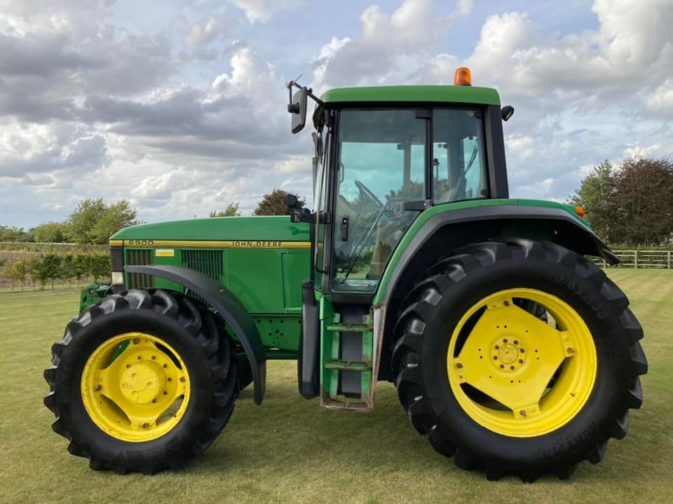 John Deere 6900