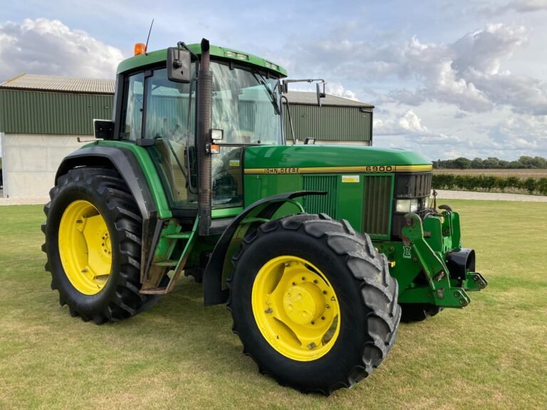 John Deere 6900