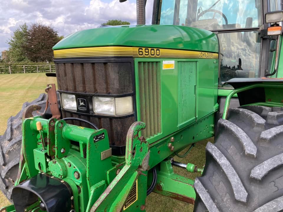John Deere 6900 hood