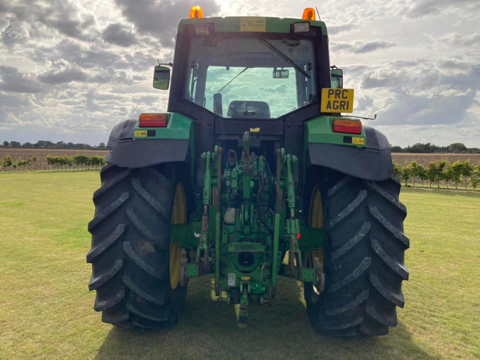 John Deere 6900