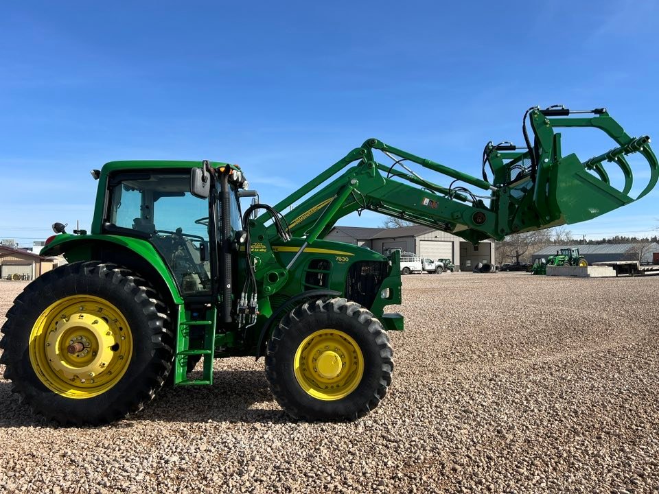 John Deere 7530 Premium lift