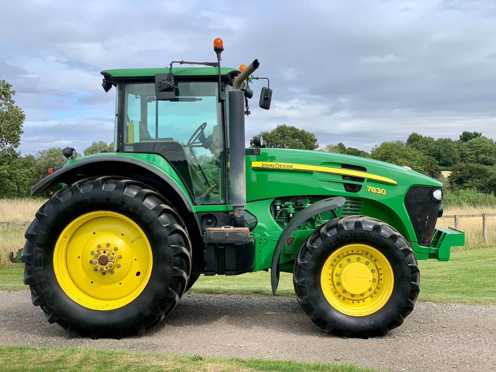 John Deere 7830
