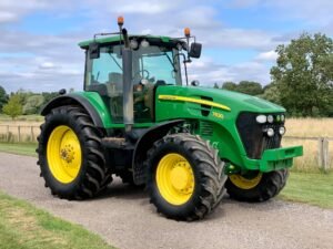 John Deere 7830