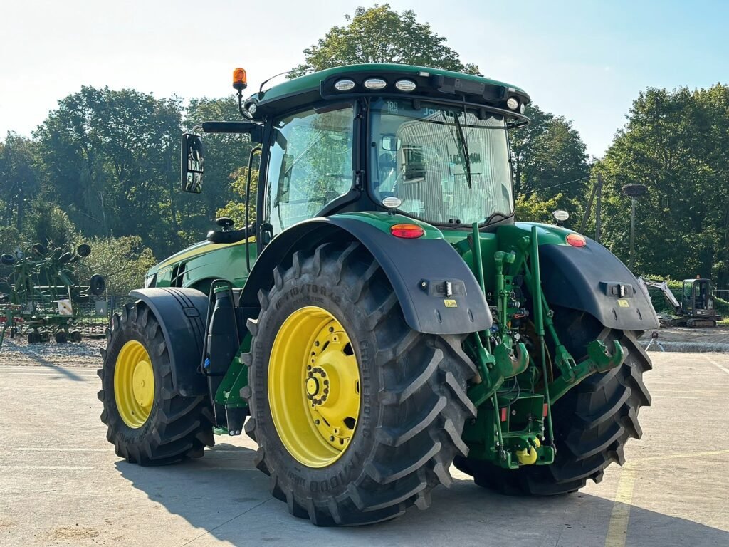 John Deere 8400R