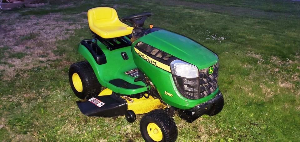 John Deere D110