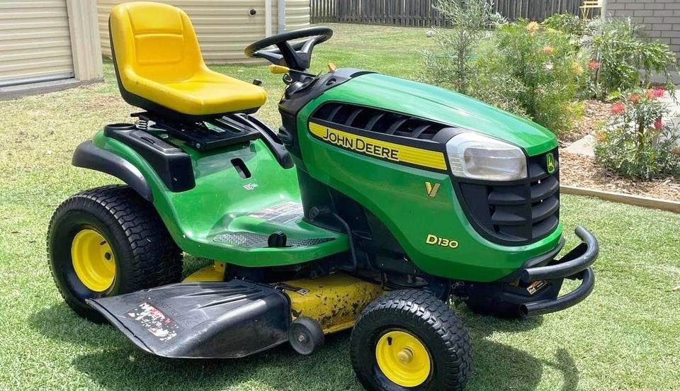 John Deere D130