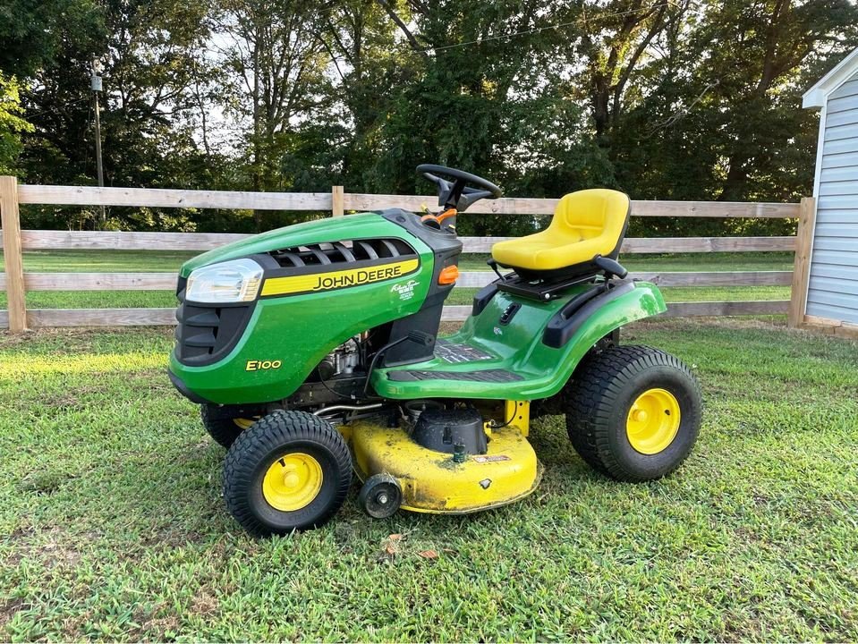 John Deere E100