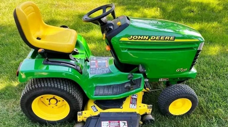 John Deere GT235