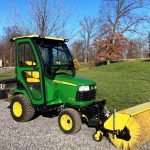 John Deere X748