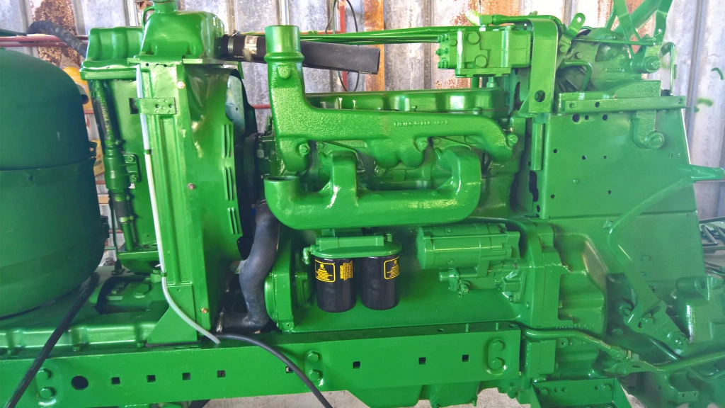John Deere 3020 engine