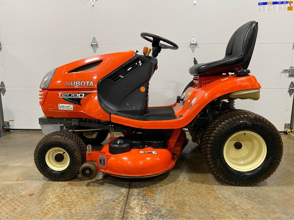 Kubota T2080