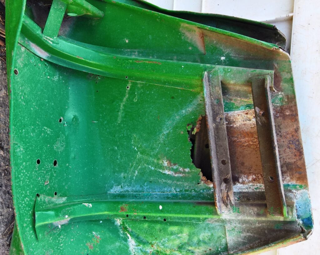 John Deere 3020 rusty fenders