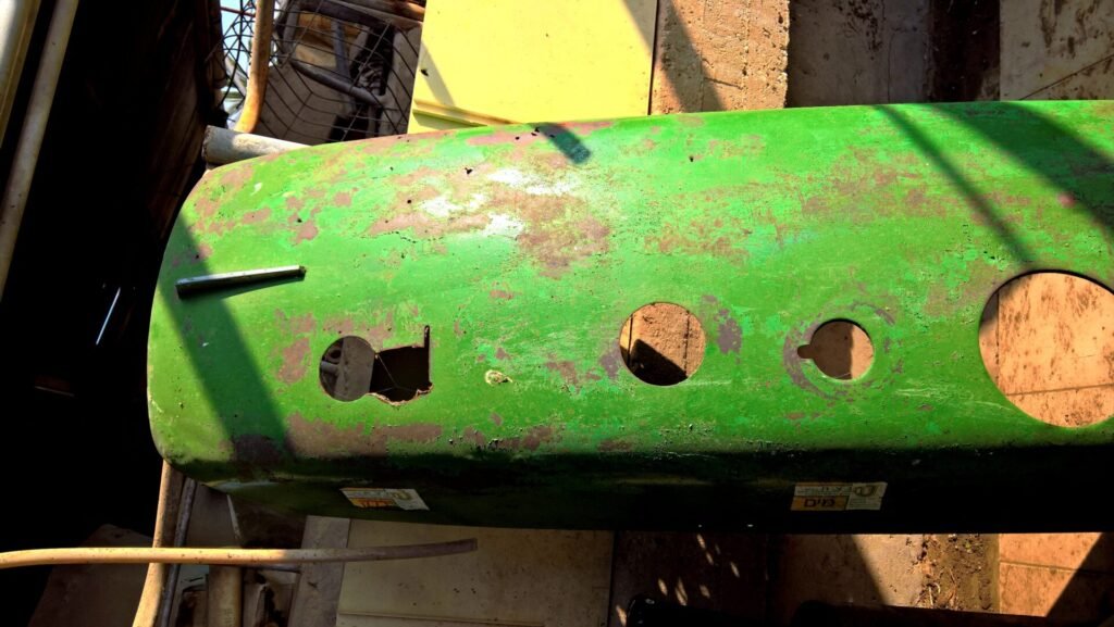 John Deere 3020 hood