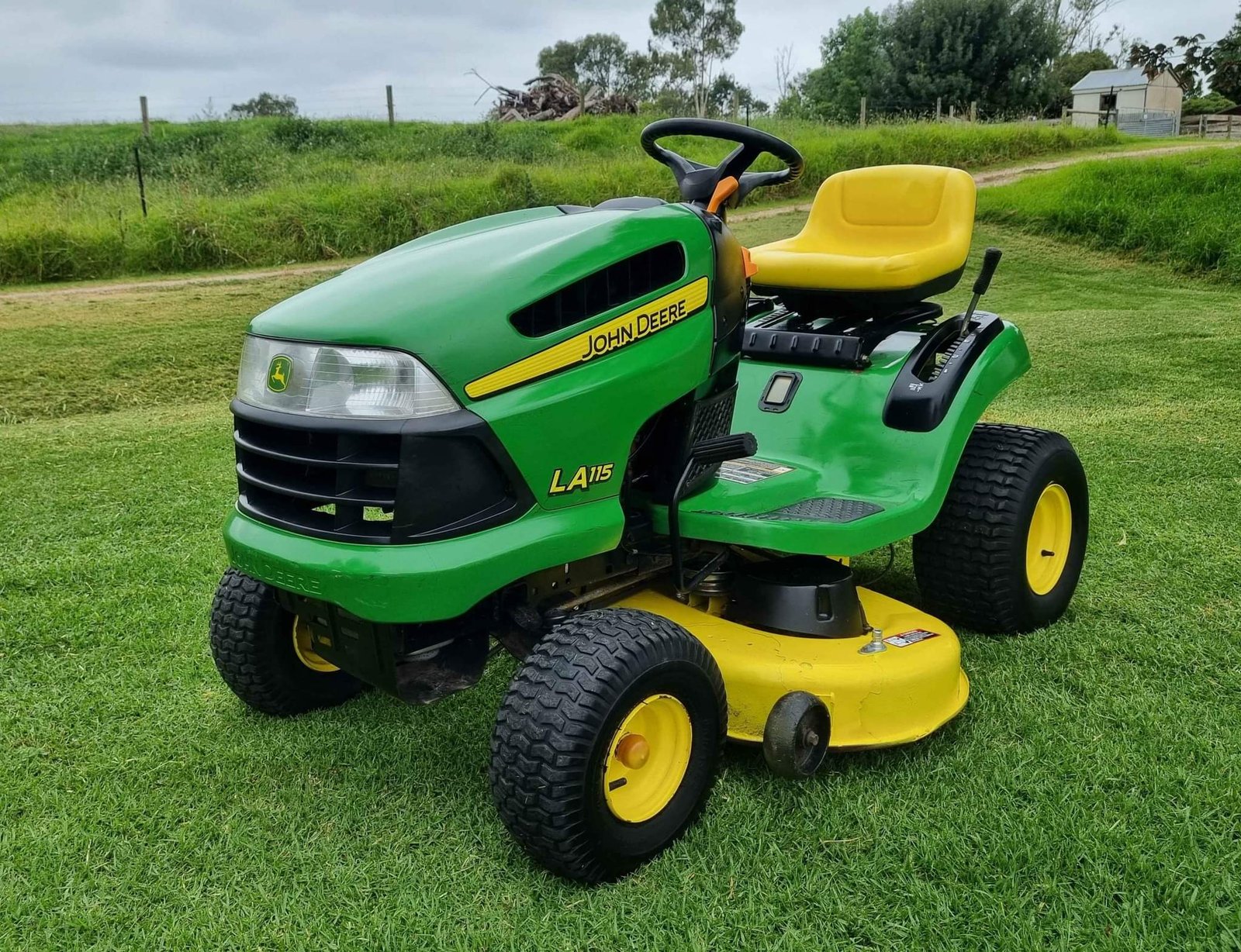 john deere la115